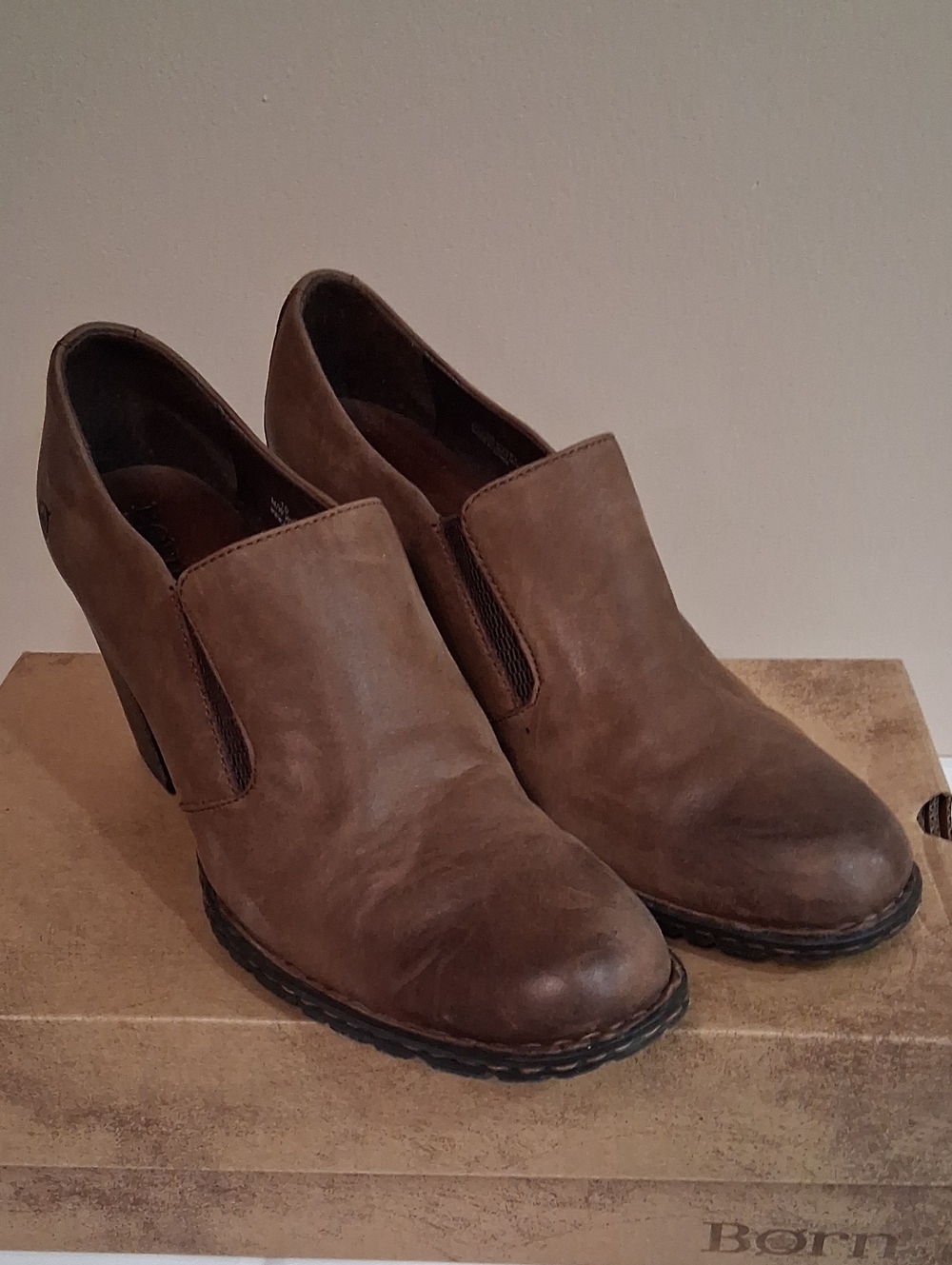 Born Brown Leather Gertrude Block Heel Ankle Boots Size 10
